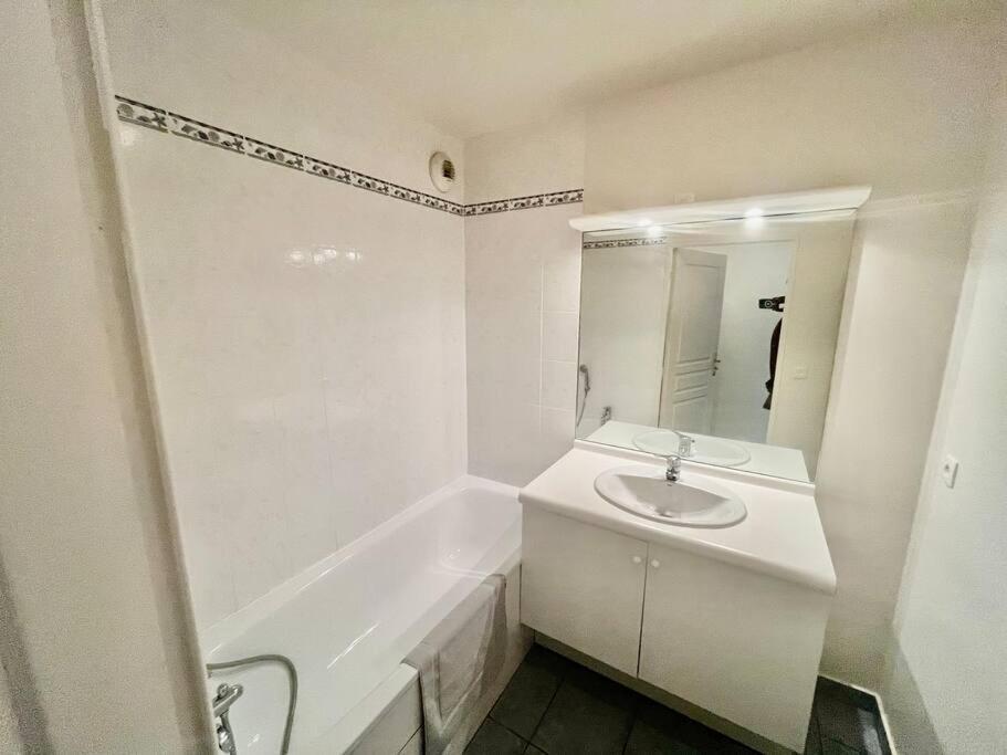 Le Sept Avec Parking, Transfert Apartment Vaires-sur-Marne Exterior foto